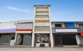 Fabhotel Golden Star